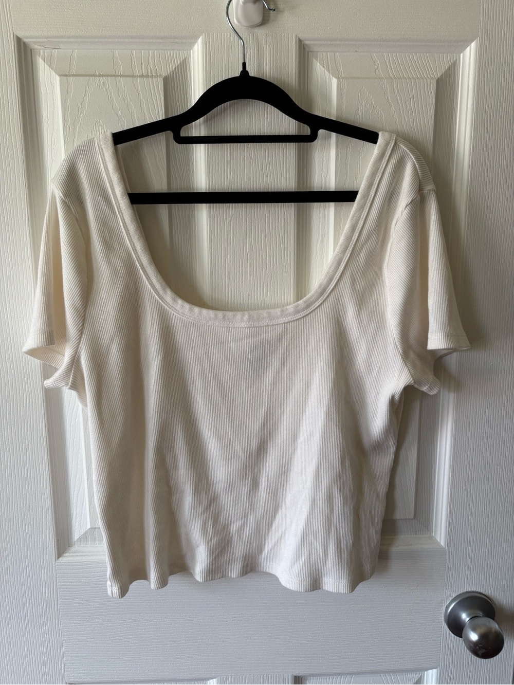 Women's Scoop Neck Ribbed Tee - White